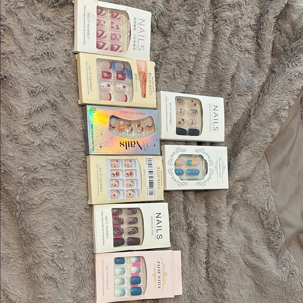 Press-On Nails Sets